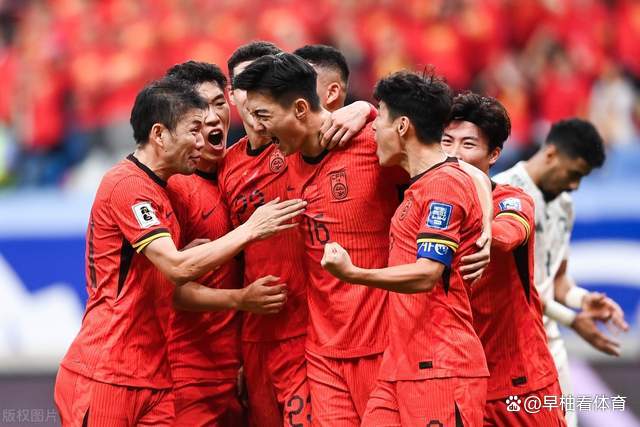 队员们在比赛中克服困难，终获胜利