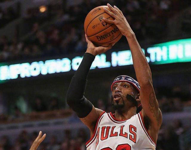 欧洲篮球巨星在全球赛事中挑战极限