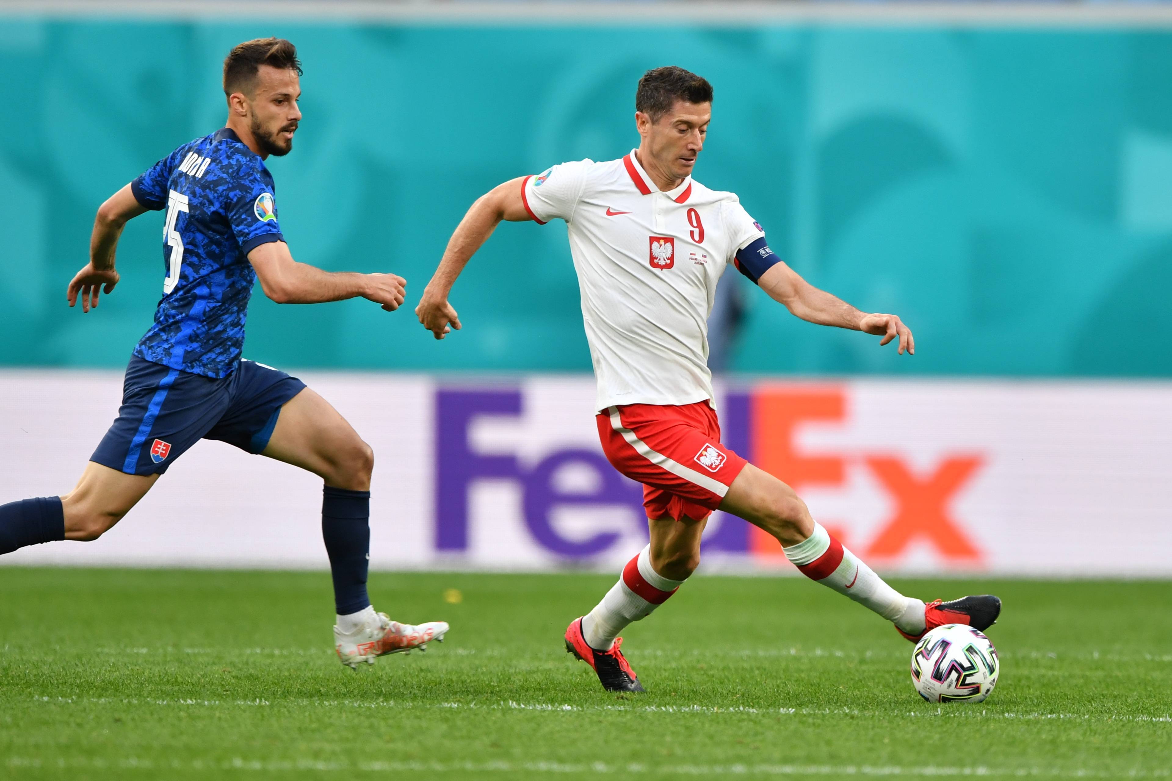 波兰队力克对手，晋级女足决赛