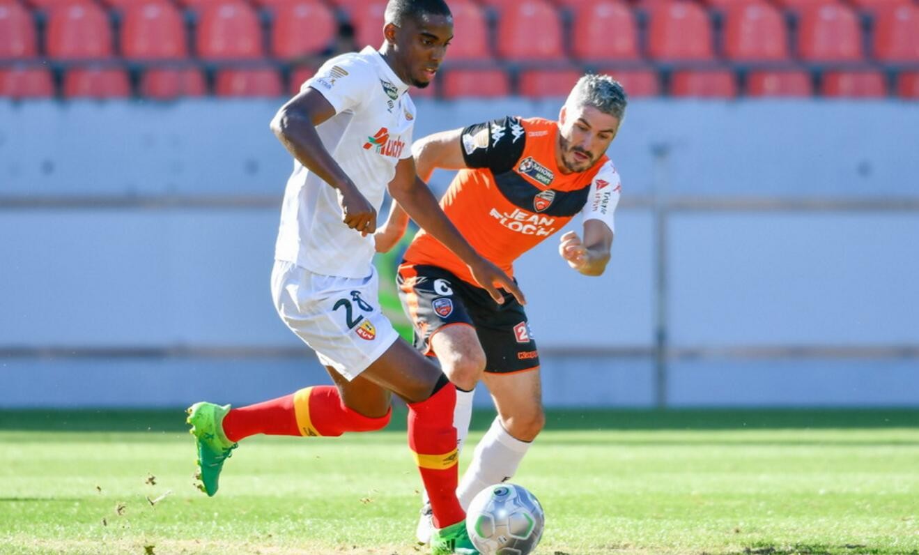 沙尔克主场逆转对手，逆袭成功