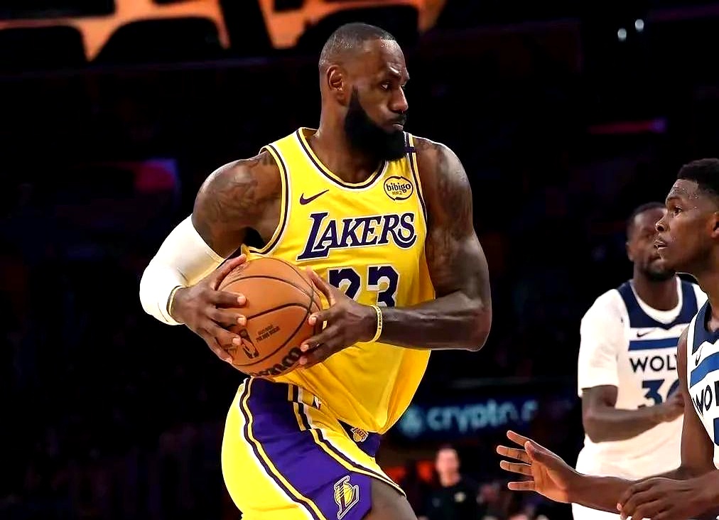 关于湖人核心复出，全队士气大增的信息