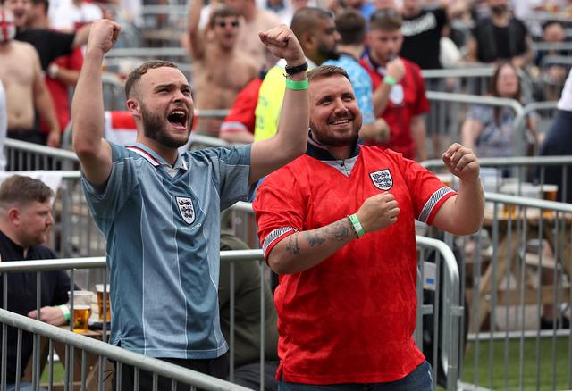 包含沃尔夫斯堡主教练因战术失误受质疑的词条 包含沃尔夫斯堡主教练因战术失误受质疑的词条