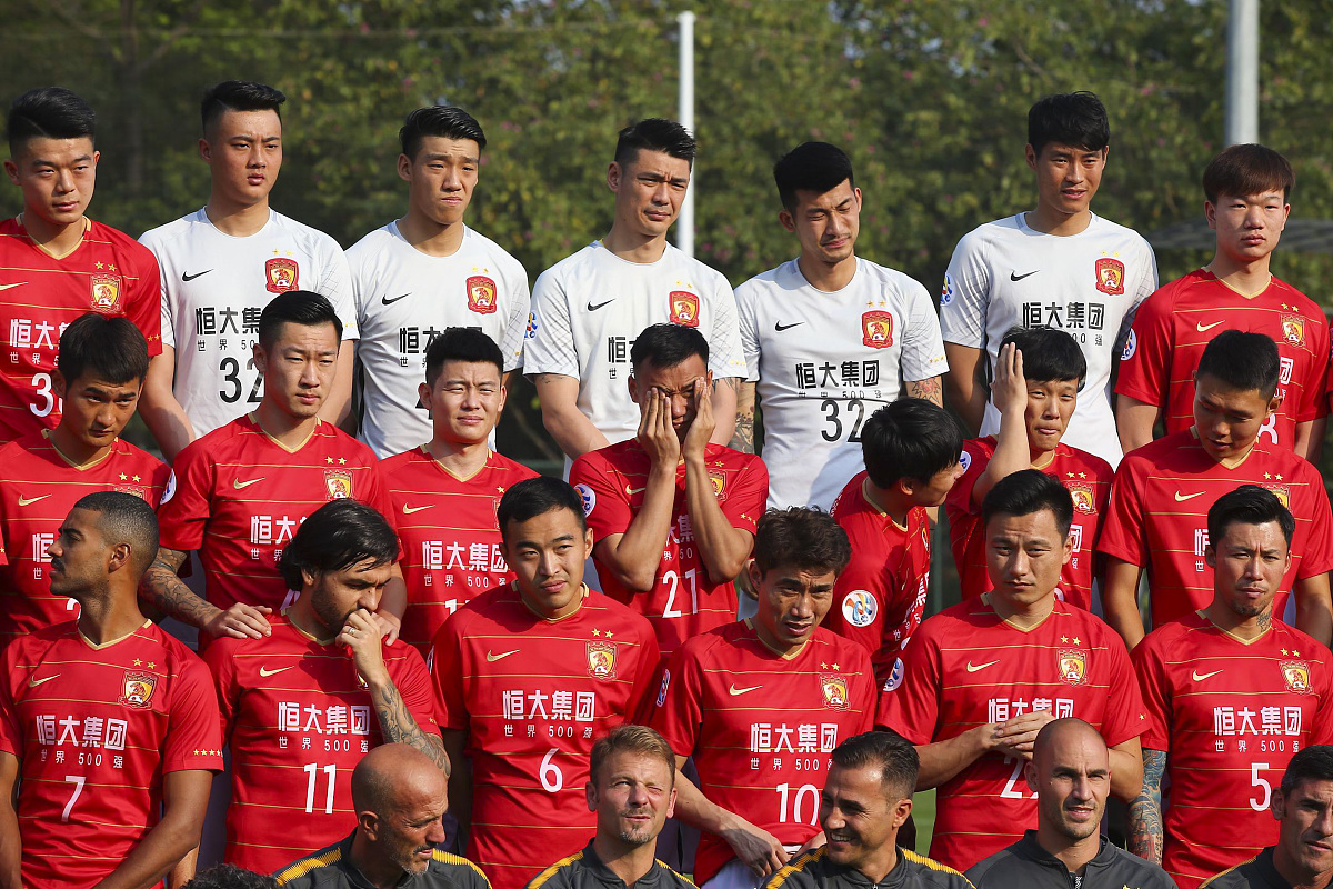 国内职业足球联赛比赛持续激烈,球队竞争白热化的简单介绍 国内职业足球联赛比赛持续激烈,球队竞争白热化的简单介绍