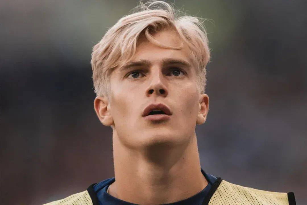 包含瑞典足球队豪言夺冠,欧洲杯前景备受关注的词条 包含瑞典足球队豪言夺冠,欧洲杯前景备受关注的词条