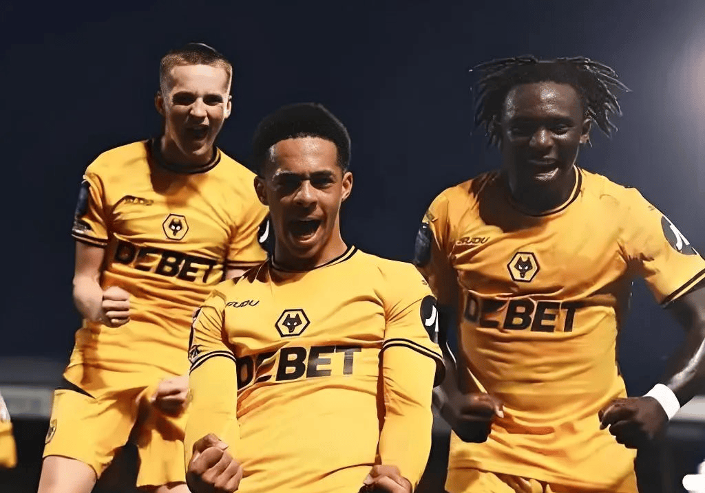 狼队客场大胜六轮不败霸气登顶