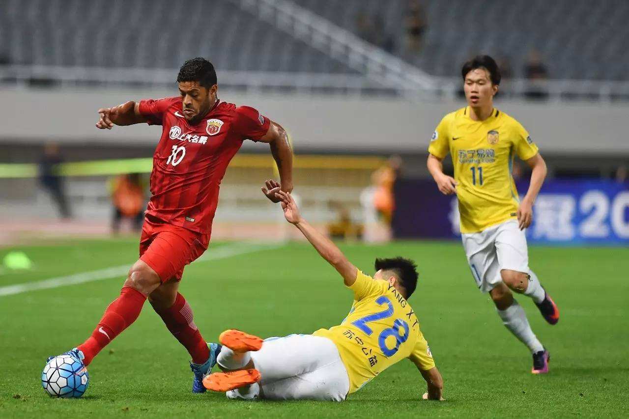 上港客场逼平泰达,积分继续攀升 上港客场逼平泰达,积分继续攀升