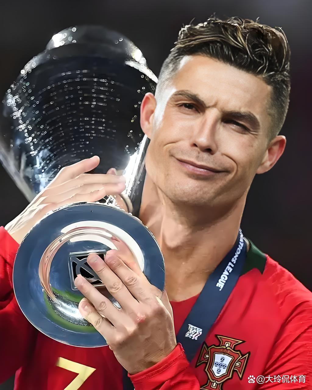 国足绝杀德国队，C罗补时绝平意甲