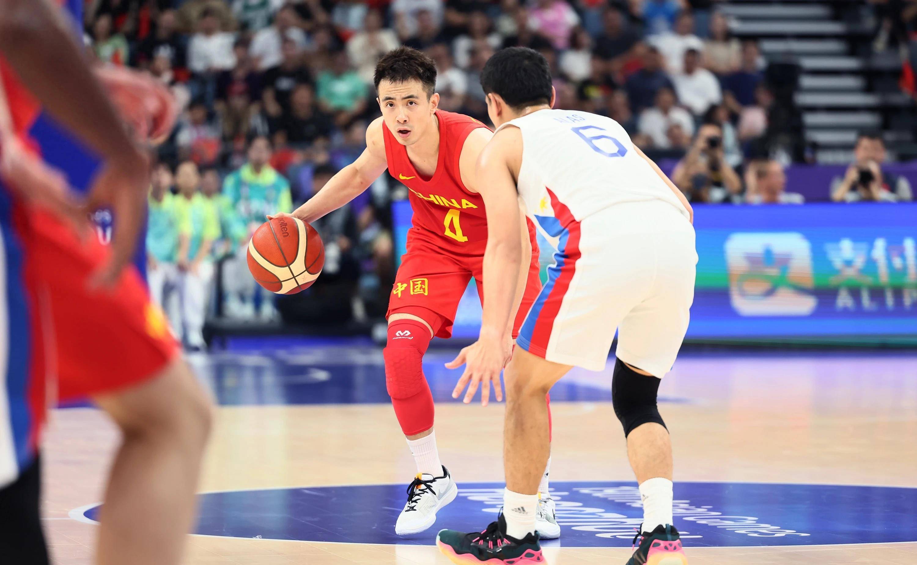 湖南男篮实现惊天大逆转，教练团褒奖全队