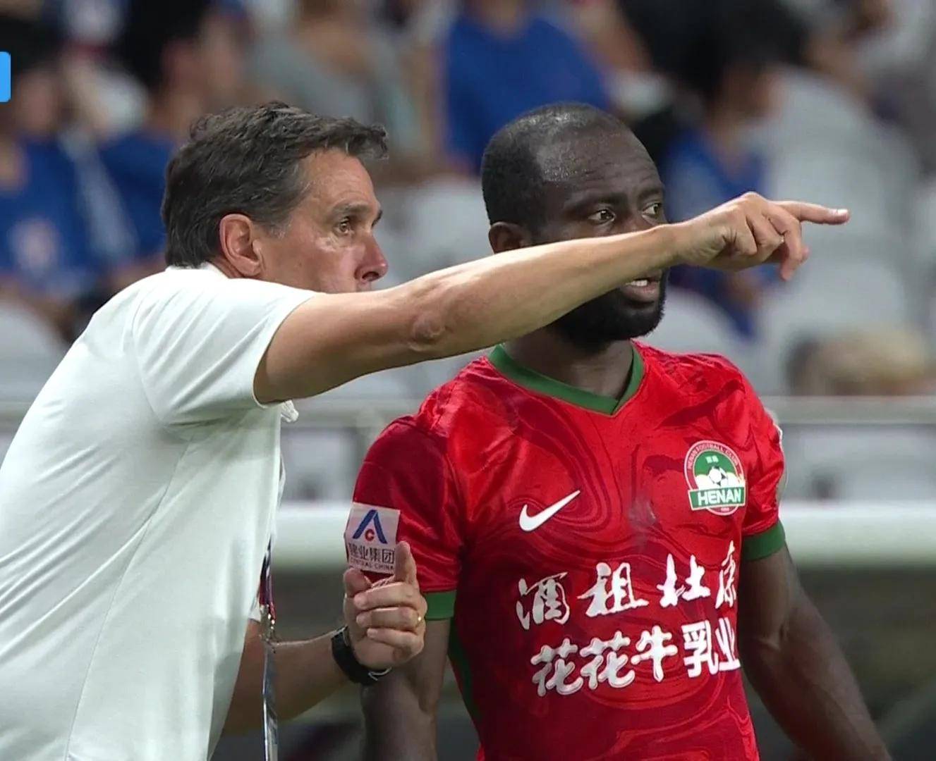 体育赛事持续激烈，场面波澜壮阔