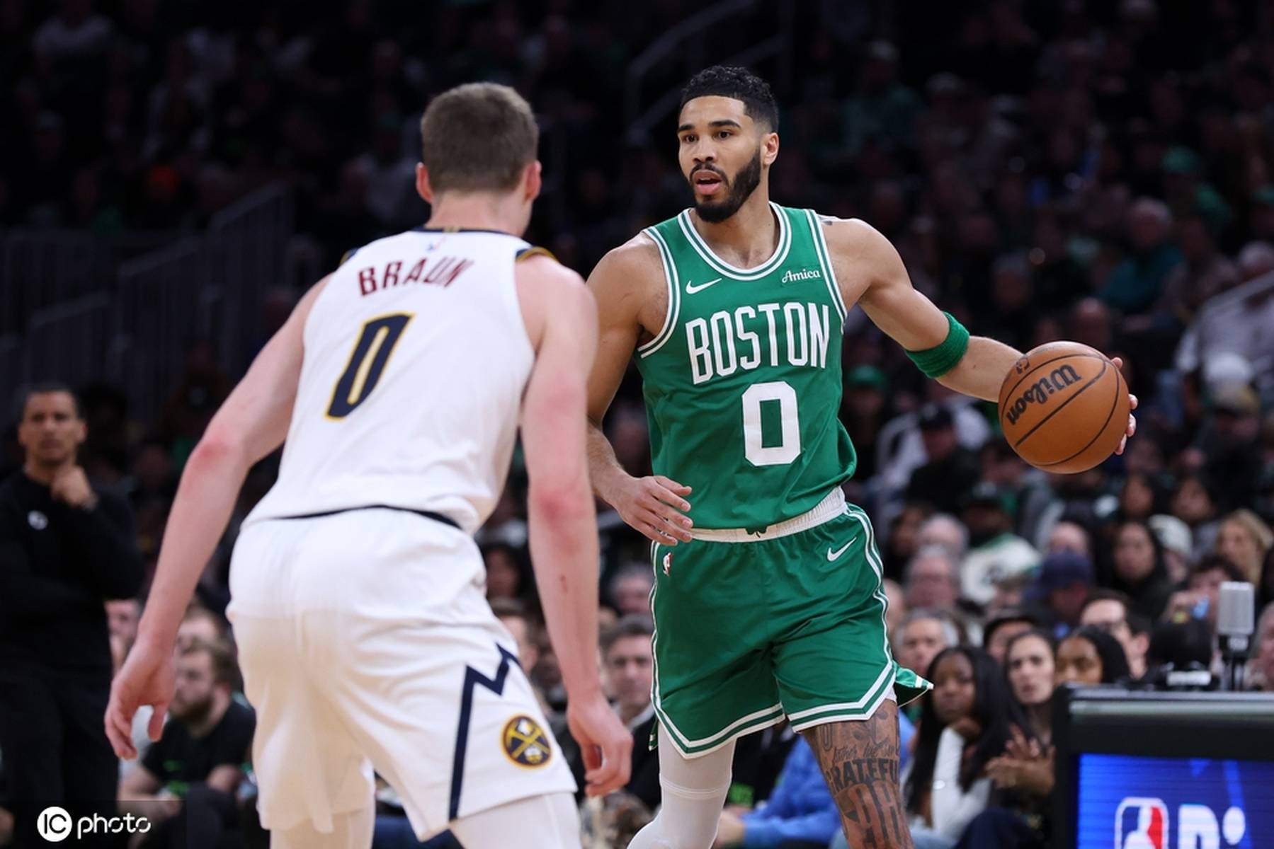 包含凯尔特人轻松击败黄蜂,继续登顶的词条 包含凯尔特人轻松击败黄蜂,继续登顶的词条