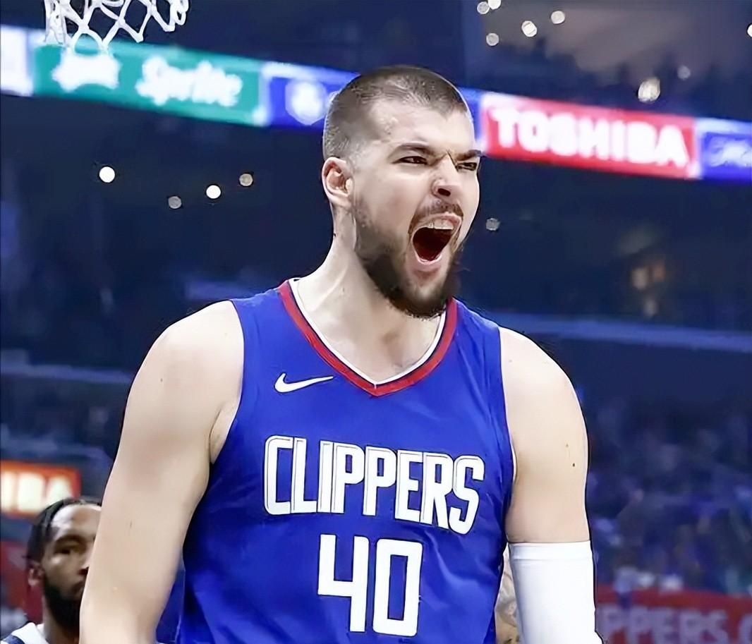 灰熊力克开拓者，晋级次轮