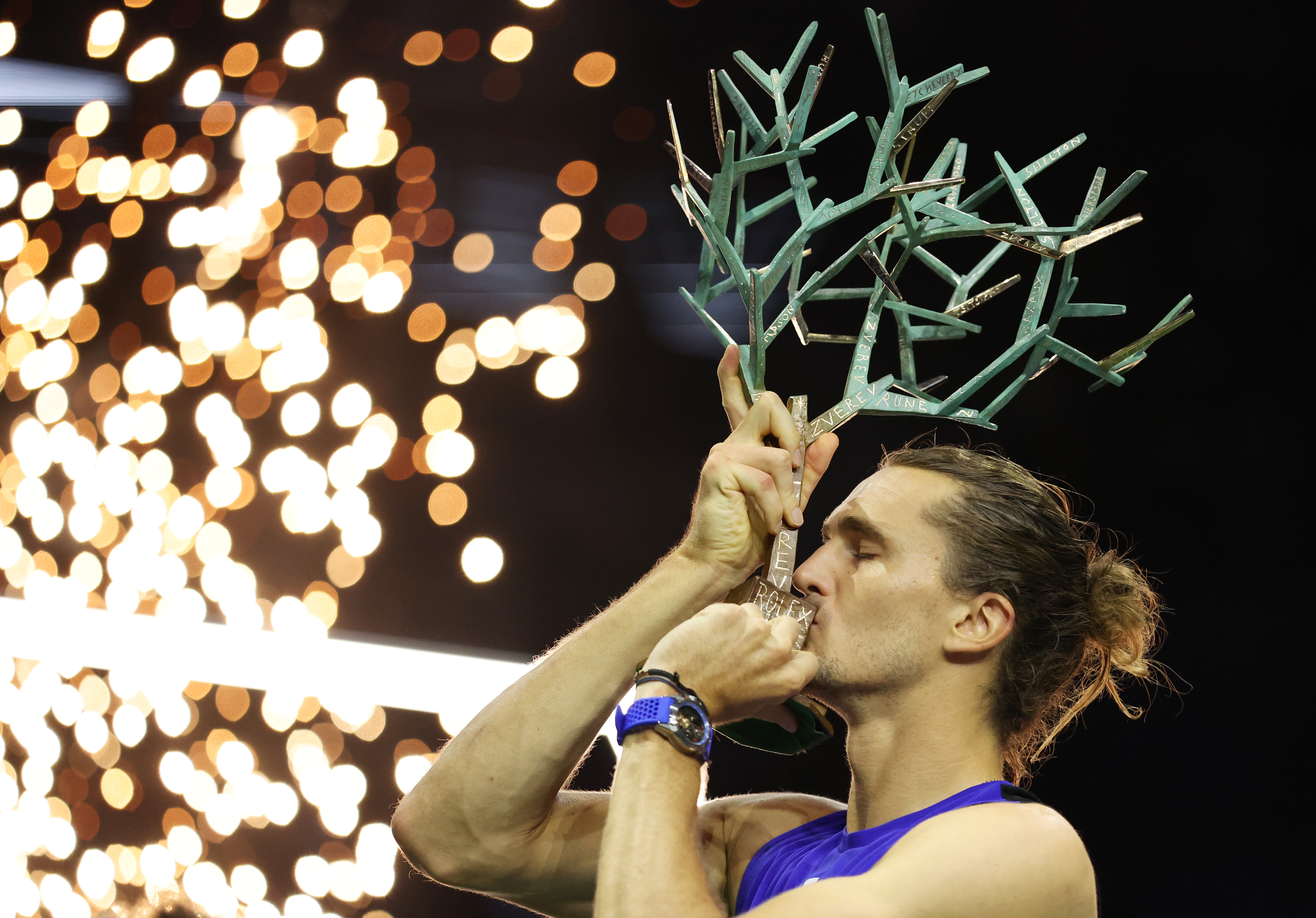 德国网球队爆冷英国网球队,兹维列夫统治全场的简单介绍 德国网球队爆冷英国网球队,兹维列夫统治全场的简单介绍