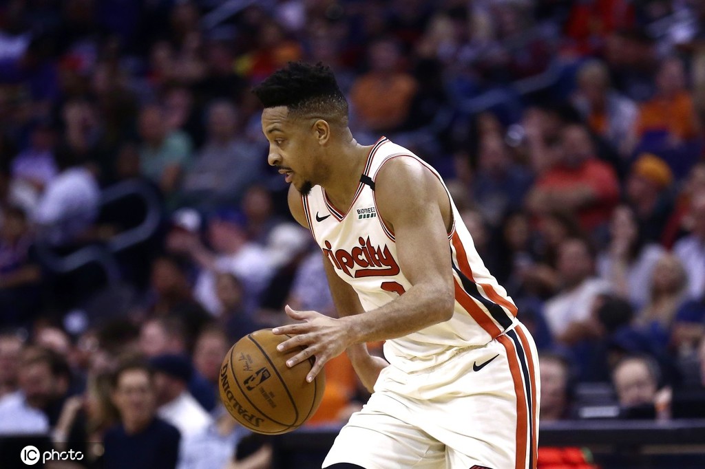 江苏队横扫新疆队,麦科勒姆高光表现 江苏队横扫新疆队,麦科勒姆高光表现