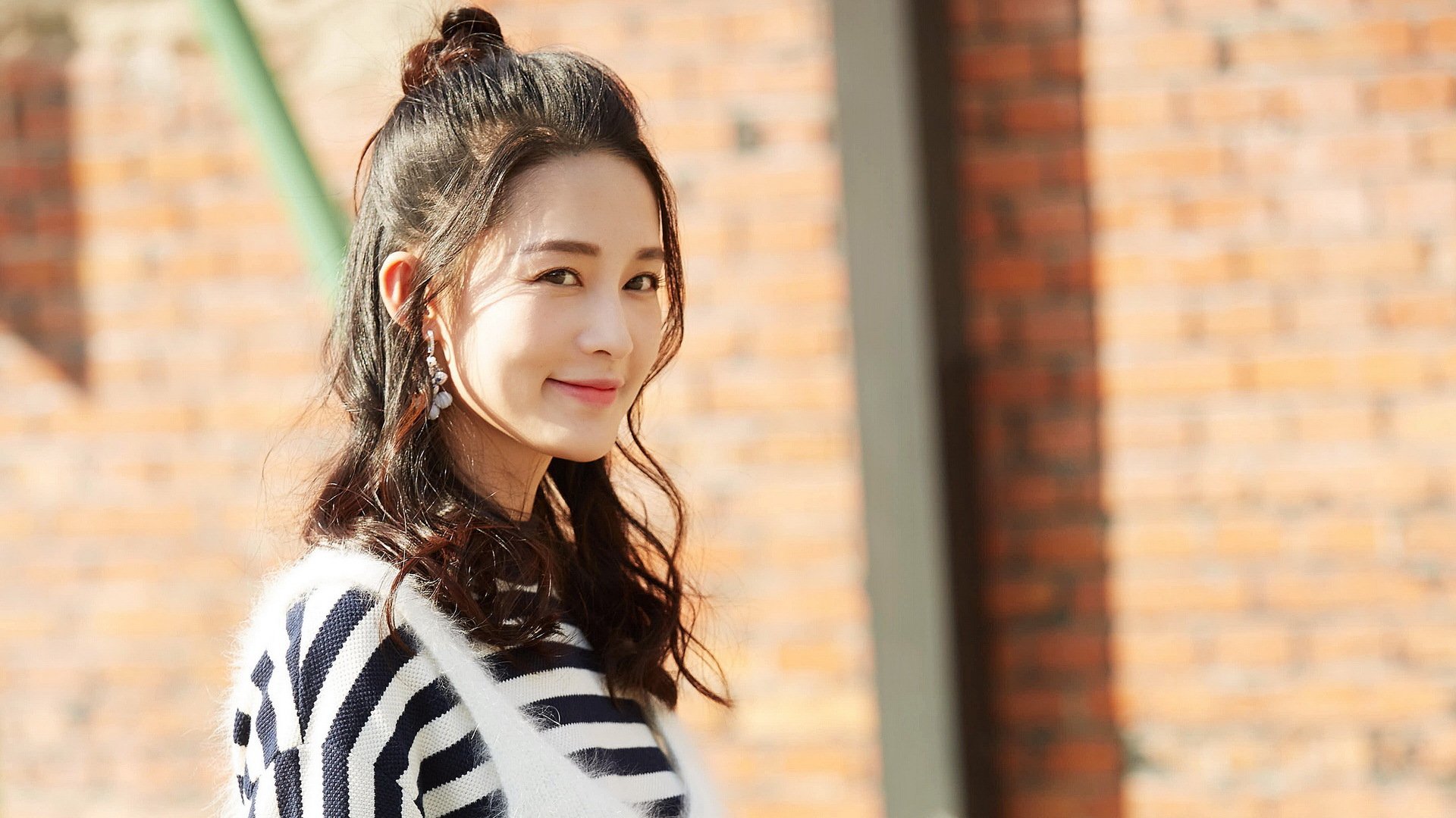 群雄逐鹿，勇者无惧，当库里在洛杉矶与波特兰的夹缝中亮剑