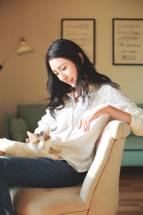 戈麦斯闪耀,塞维利亚轻取阿尔及利亚,友谊赛中的实力碾压