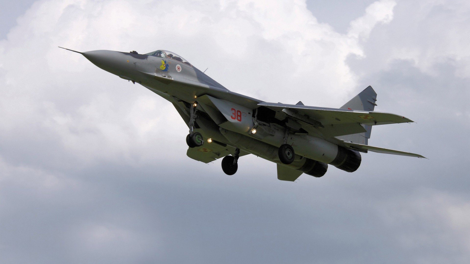 当杜兰特无视防守,马刺扼住命运的咽喉,篮球世界里两种不同的无解