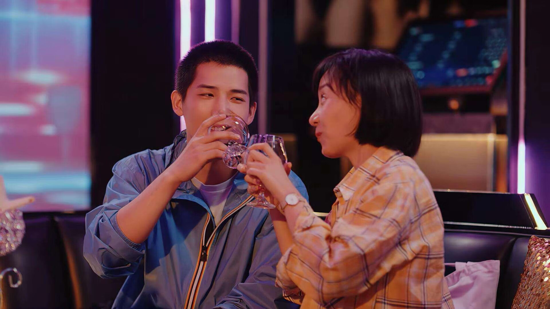 黑马奔腾！伊拉克1-0掀翻非洲雄鹰，斯通斯铁闸封死尼日利亚