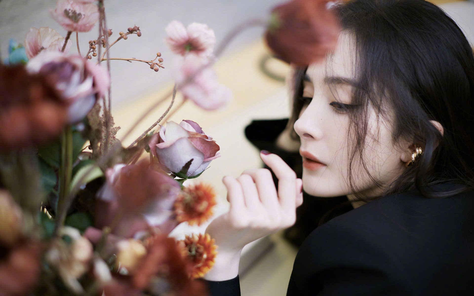 红白风暴席卷绿茵,奥地利碾压厄瓜多尔,费利克斯致命一击锁定胜局